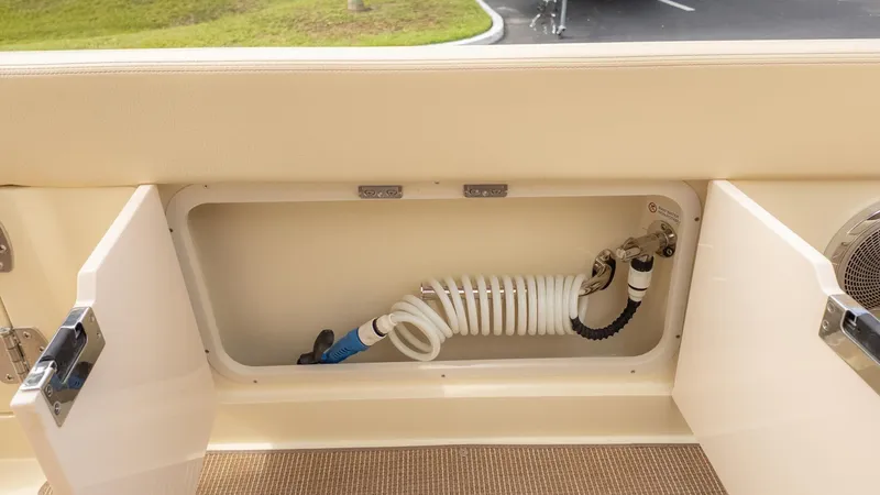 Slide: The Image of Chris-Craft Catalina 31 2026 - 14