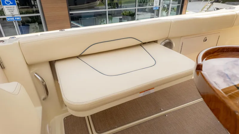 Slide: The Image of Chris-Craft Catalina 31 2026 - 16