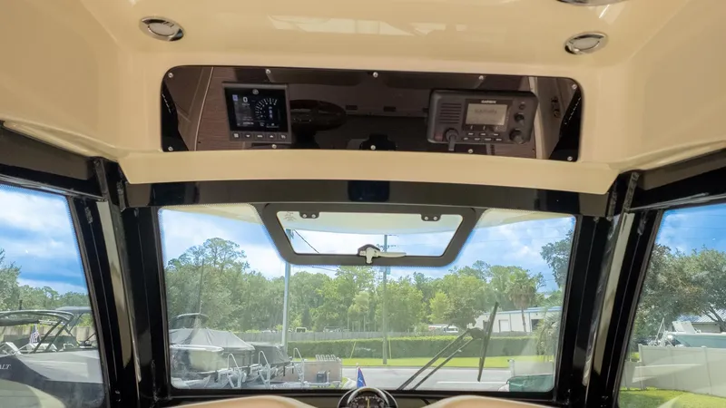 Slide: The Image of Chris-Craft Catalina 31 2026 - 21