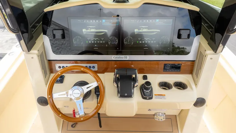 Slide: The Image of Chris-Craft Catalina 31 2026 - 22