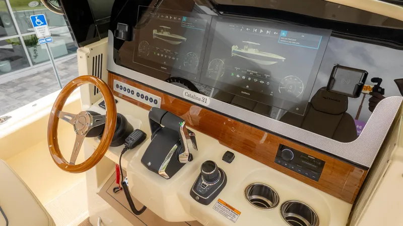 Slide: The Image of Chris-Craft Catalina 31 2026 - 23