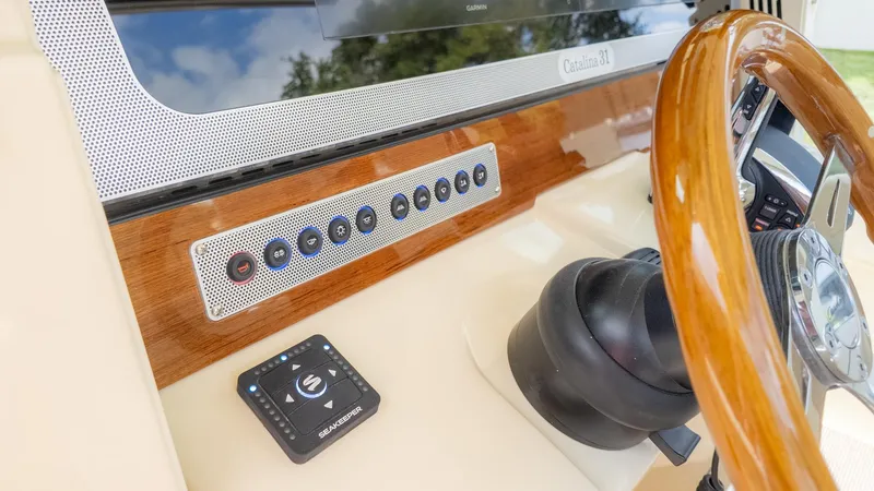 Slide: The Image of Chris-Craft Catalina 31 2026 - 24