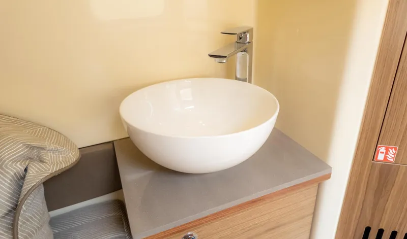 Slide: The Image of Chris-Craft Catalina 31 2026 - 40