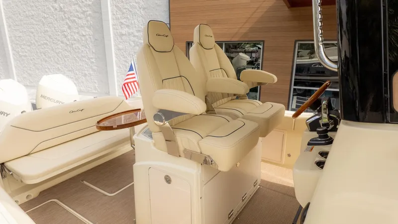 Slide: The Image of Chris-Craft Catalina 31 2026 - 9