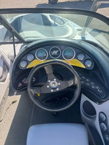 Slide: The Image of Correct Craft Ski Nautique 2000 - 7