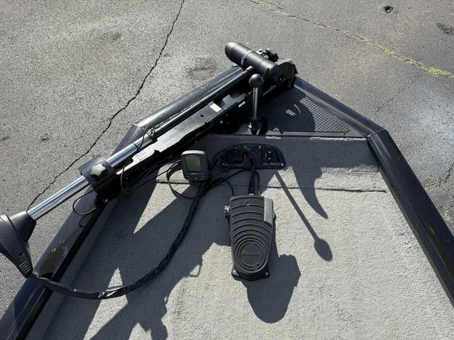 Slide: The Image of Tracker 190TX 2010 - 3