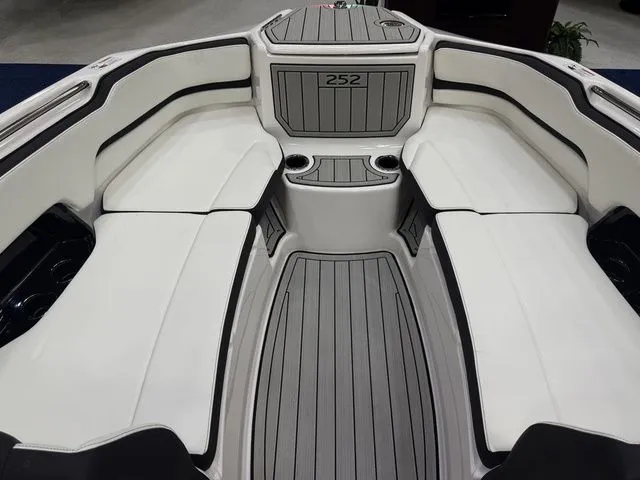 Slide: The Image of Yamaha 252SD 2026 - 20