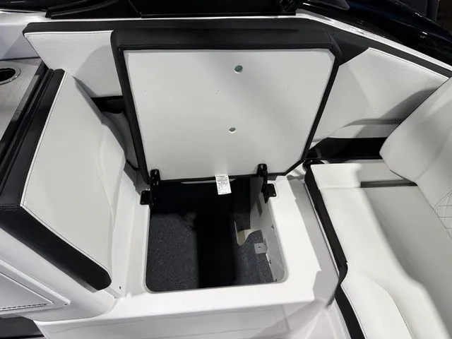 Slide: The Image of Yamaha 252SE 2026 - 13