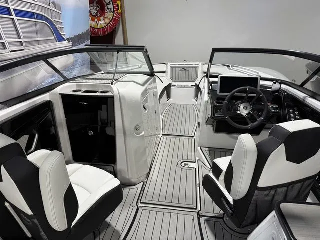 Slide: The Image of Yamaha 252SE 2026 - 16