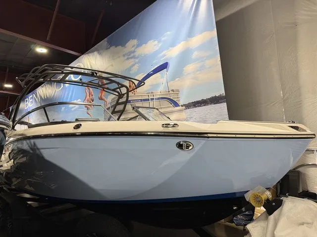 Slide: The Image of Yamaha 252SE 2026 - 2