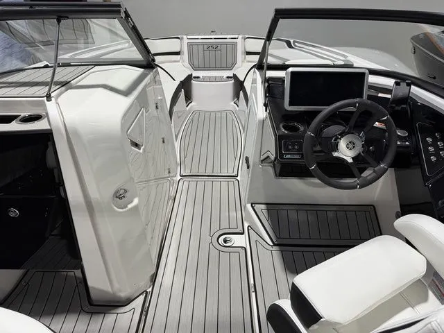 Slide: The Image of Yamaha 252SE 2026 - 21