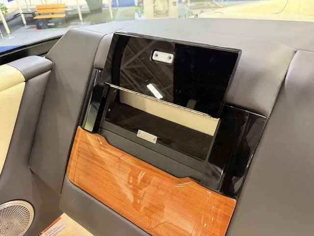 Slide: The Image of Chris-Craft Sportster 28 Wake Surf 2026 - 22