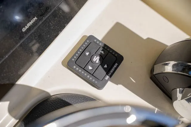 Slide: The Image of Chris-Craft Catalina 24 2023 - 19