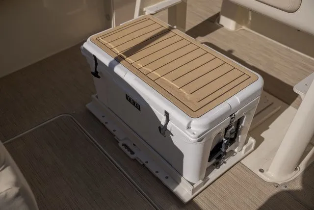 Slide: The Image of Chris-Craft Catalina 24 2023 - 13