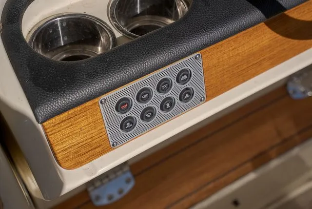 Slide: The Image of Chris-Craft Catalina 24 2023 - 22