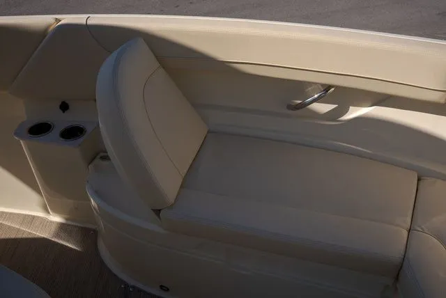 Slide: The Image of Chris-Craft Catalina 24 2023 - 27