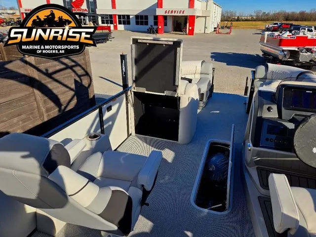 Slide: The Image of Avalon 25' EXCALIBUR LTD QLS 2026 - 17