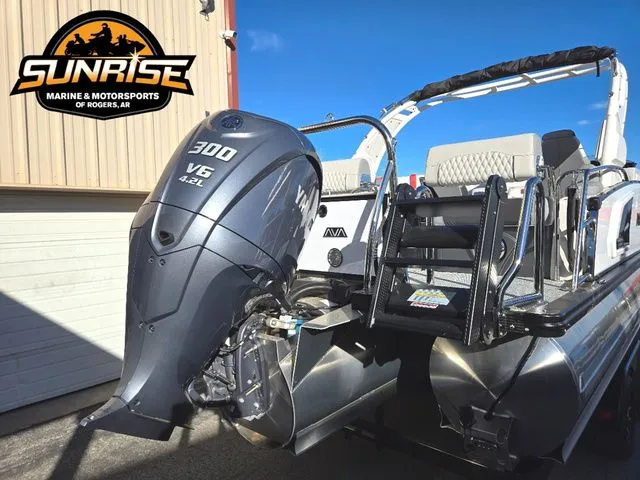 Slide: The Image of Avalon 25' EXCALIBUR LTD QLS 2026 - 23