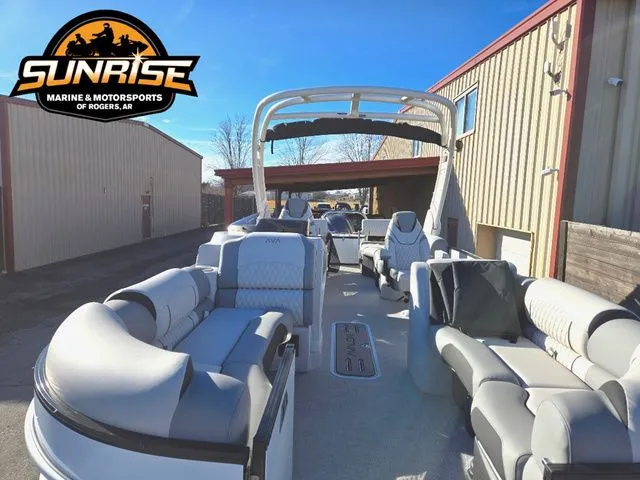 Slide: The Image of Avalon 25' EXCALIBUR LTD QLS 2026 - 26