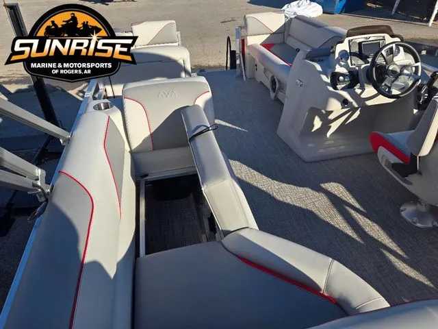 Slide: The Image of Avalon 21' VENTURE REAR FISH 2026 - 13