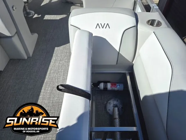 Slide: The Image of Avalon 19' VENTURE CRUISE REAR BENCH 2026 - 14