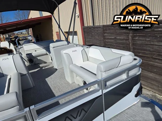 Slide: The Image of Avalon 19' VENTURE CRUISE REAR BENCH 2026 - 20