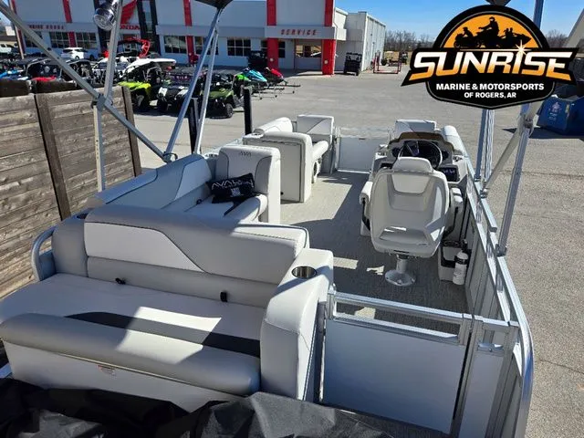 Slide: The Image of Avalon 19' VENTURE CRUISE REAR BENCH 2026 - 7