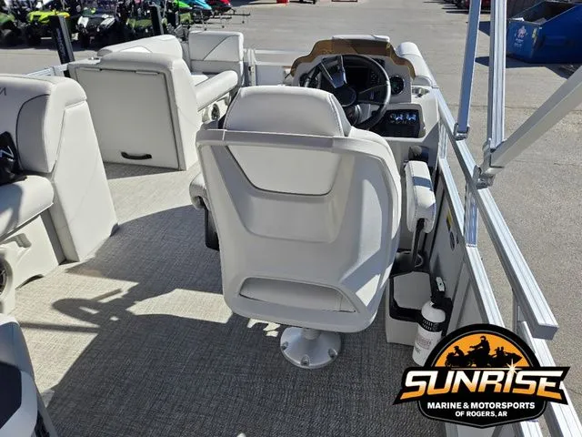 Slide: The Image of Avalon 19' VENTURE CRUISE REAR BENCH 2026 - 8