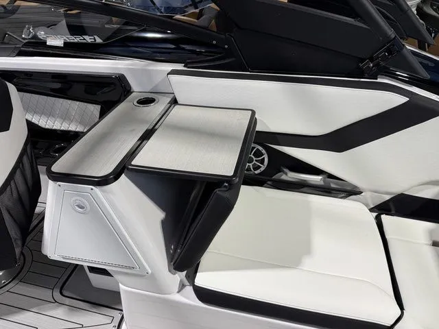 Slide: The Image of Yamaha 252SE 2026 - 14