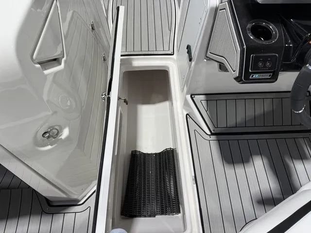 Slide: The Image of Yamaha 252SE 2026 - 23