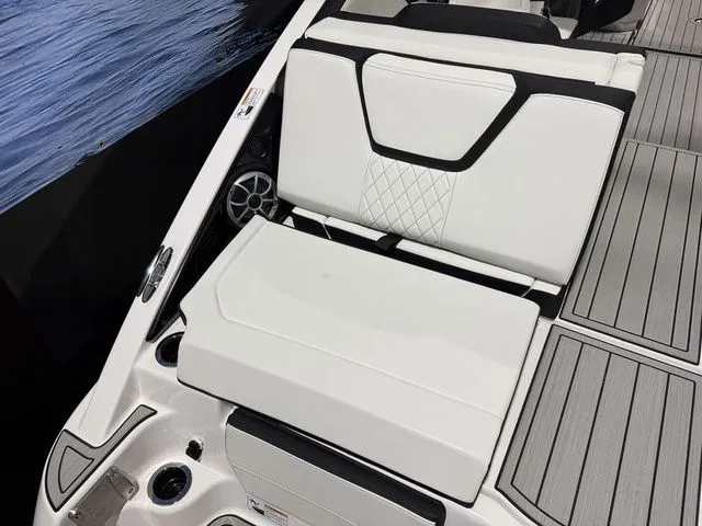 Slide: The Image of Yamaha 252SE 2026 - 5