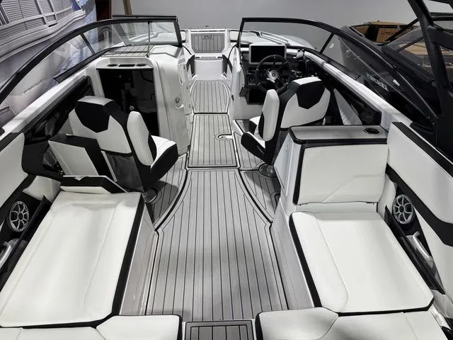 Slide: The Image of Yamaha 252SE 2026 - 7