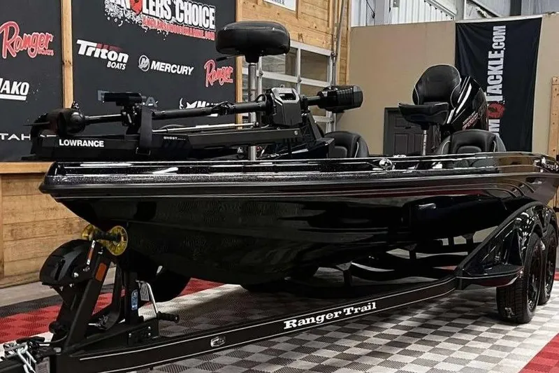 Slide: The Image of 2026 Ranger Z518 Cup-Equipped boat on display, featuring advanced fishing technology. - 5