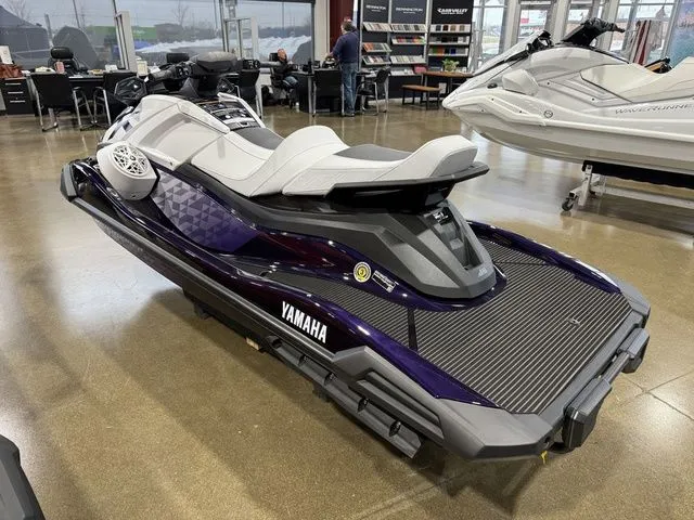 Slide: The Image of Yamaha VX Cruiser HO 2026 - 4