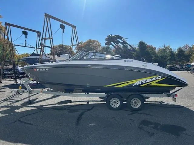 Slide: The Image of Yamaha AR240 2020 - 3