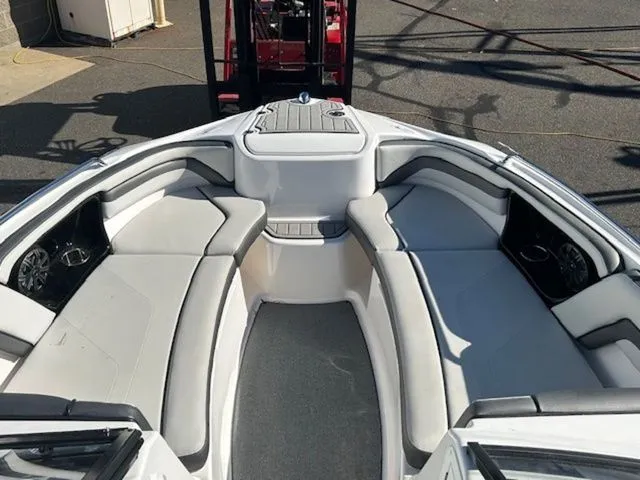 Slide: The Image of Yamaha AR240 2020 - 8