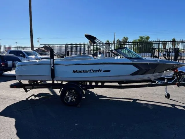 Slide: The Image of MasterCraft ProStar 2023 - 13