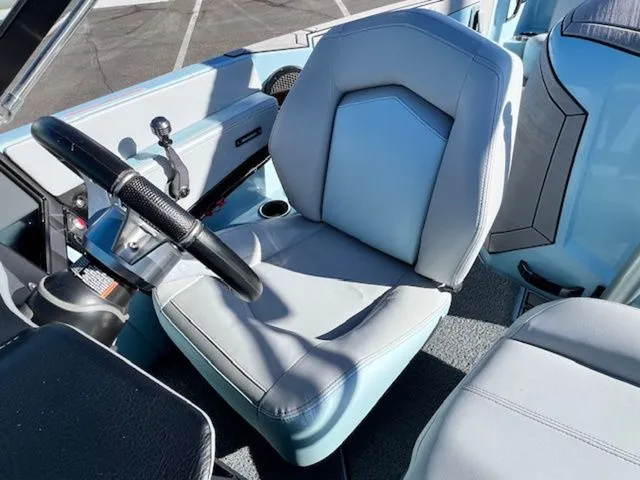 Slide: The Image of MasterCraft ProStar 2023 - 21