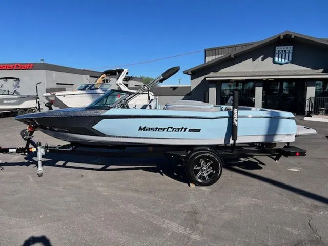 Slide: The Image of MasterCraft ProStar 2023 - 9