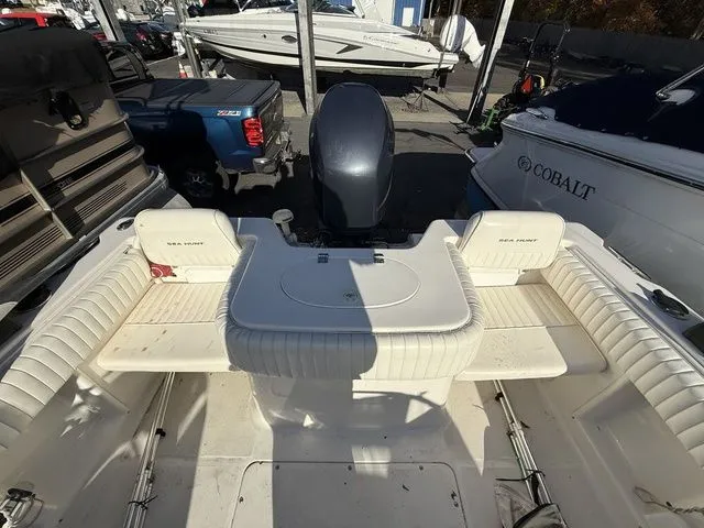 Slide: The Image of Sea Hunt 225 Explorer 2006 - 4