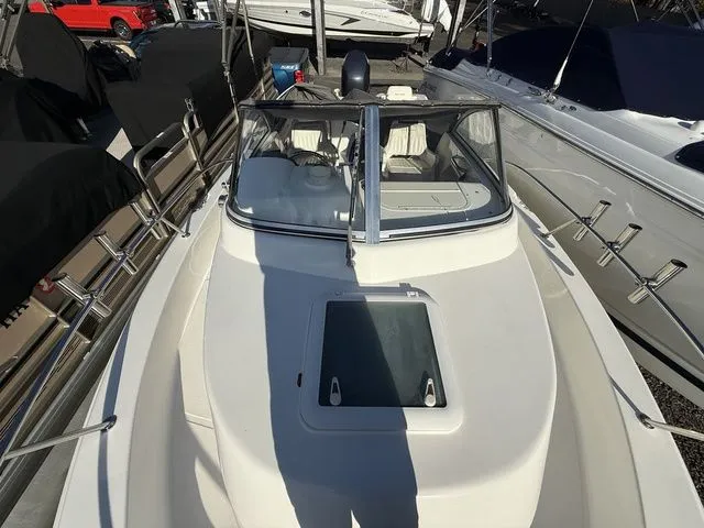 Slide: The Image of Sea Hunt 225 Explorer 2006 - 8