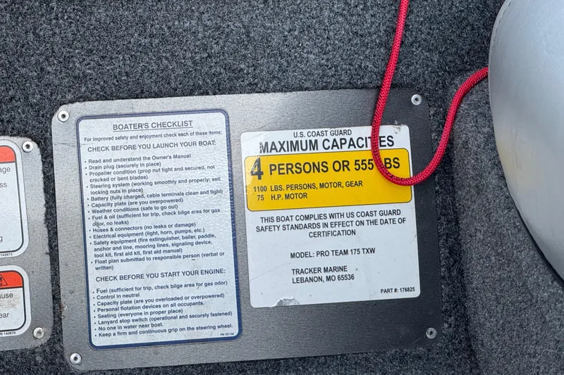 Slide: The Image of 2017 Tracker Pro Team 175 capacity and safety checklist labels. - 41