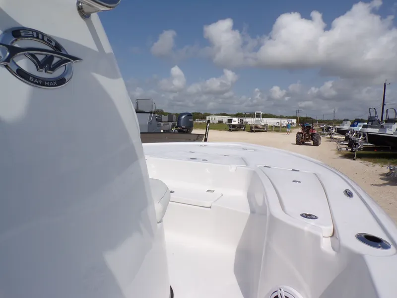 Slide: The Image of Tidewater 2110 Bay Max 2025 - 17