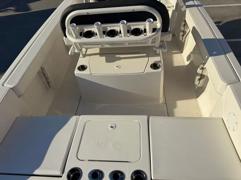 Slide: The Image of Bayliner T20 2021 - 10