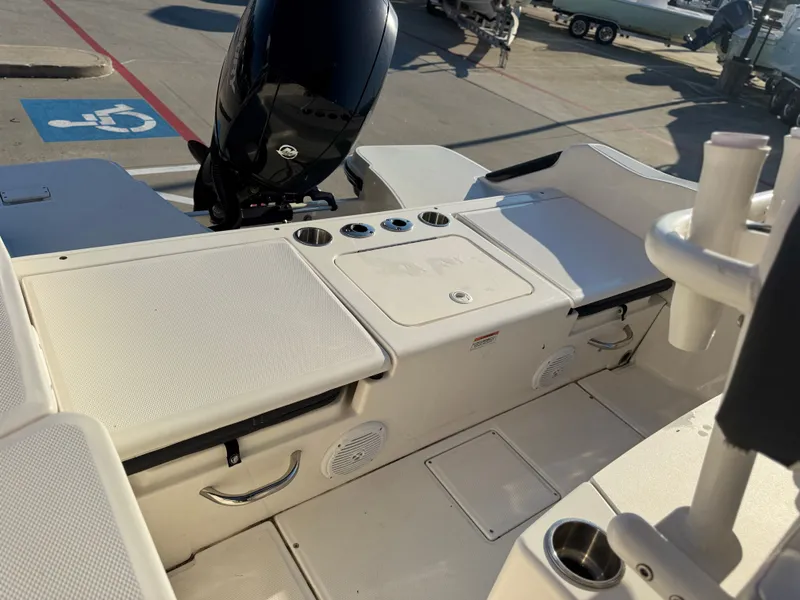 Slide: The Image of Bayliner T20 2021 - 14