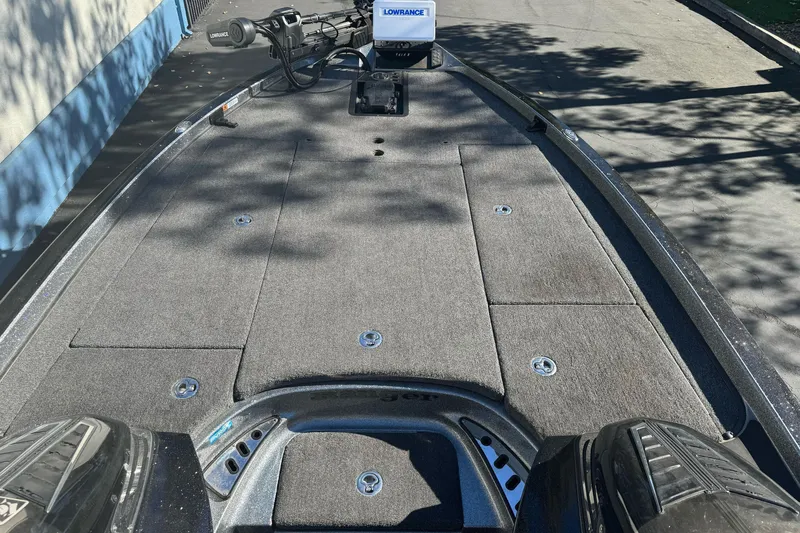 Slide: The Image of 2020 Ranger Z521C Ranger Cup Equipped boat deck with Lowrance electronics. - 14