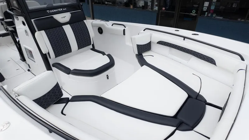 Slide: The Image of Tidewater 272 CC Adventure 2026 - 17