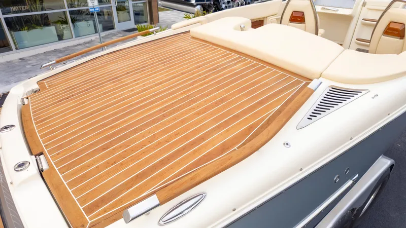 Slide: The Image of Chris-Craft Capri 27 2018 - 8