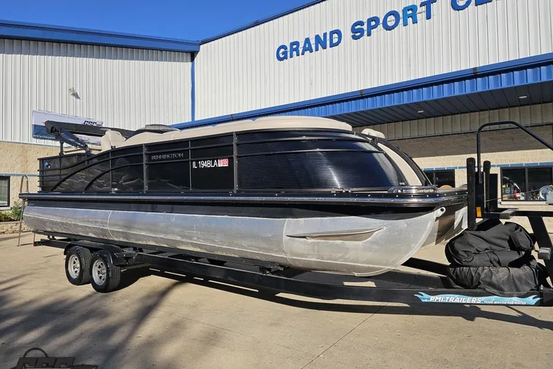 Slide: The Image of 2015 Bennington 2550 QBR pontoon boat on trailer at Grand Sport Center. - 15