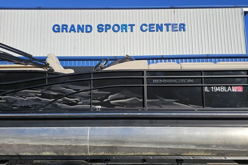 Slide: The Image of 2015 Bennington 2550 QBR pontoon boat at Grand Sport Center. - 3
